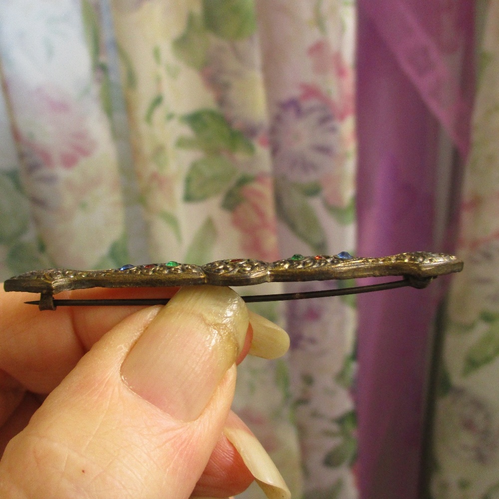 ANTIQUE Renaissance Style Rhinestone Bar Brooch - Picture 8 of 8